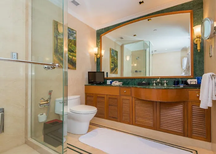 Deluxe King Suite